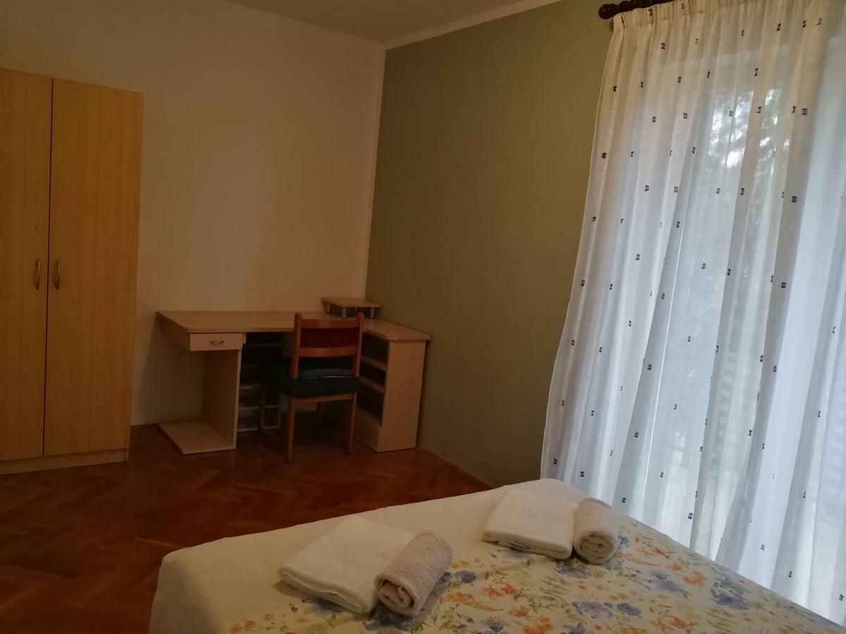 Apartment Violeta 1 Funtana Esterno foto